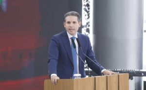 Em evento com empresários, Motta reafirma prioridade da proposta que reduz escala de trabalho