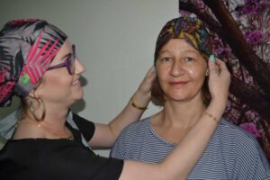 Pró-Sangue participa da campanha Vá de Lenço para conscientização sobre o câncer nesta quarta-feira (4)