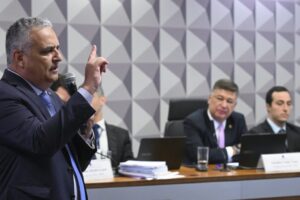 Relator e presidente de CPMI criticam decisão de Flávio Dino de cancelar quebra de sigilo de empresária
