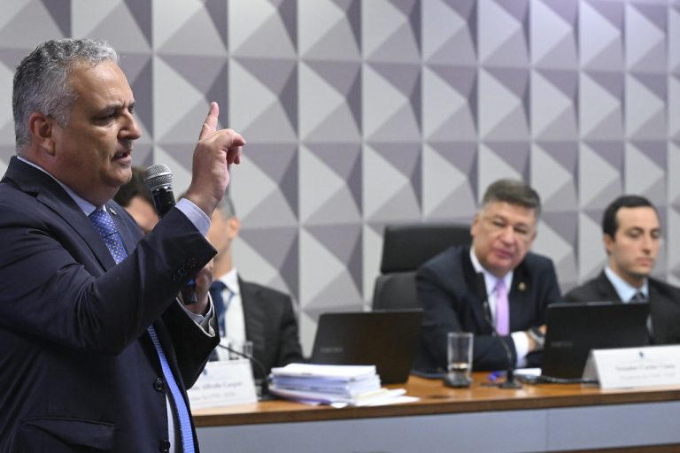 Relator e presidente de CPMI criticam decisão de Flávio Dino de cancelar quebra de sigilo de empresária