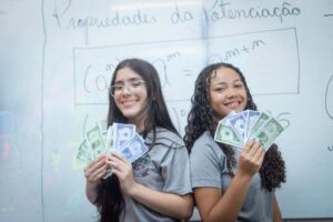 Escola da capital apresenta fórmula para crescer 36,2% nas notas de matemática no Saresp 
