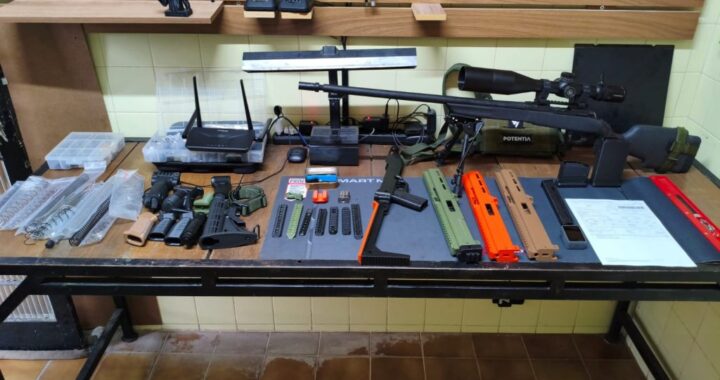 Operação da PM apreende arsenal fabricado com impressora 3D no interior de SP