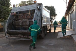 Câmara aprova e envia ao Senado projeto que estabelece piso salarial de R$ 3 mil para garis