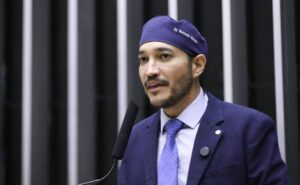 Projeto autoriza professores e servidores de escolas a consumir merenda