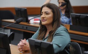 Projeto obriga aplicativos de transporte a oferecer opção de motorista mulher para passageiras