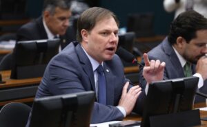 Comissão aprova projeto que prevê manutenção mensal de elevadores, esteiras e escadas rolantes