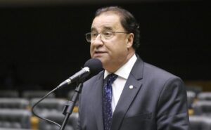 <div>Projeto proíbe ‘overbooking’ e cria indenização extra além do reembolso da passagem</div>