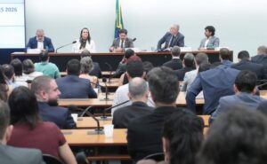 Projeto modifica Orçamento de 2026 para atender reestruturação da Receita Federal
