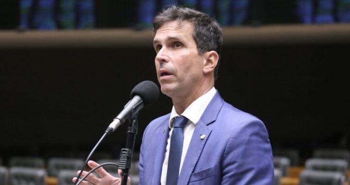 Comissão debate primeiro contrato com jovens atletas; participe