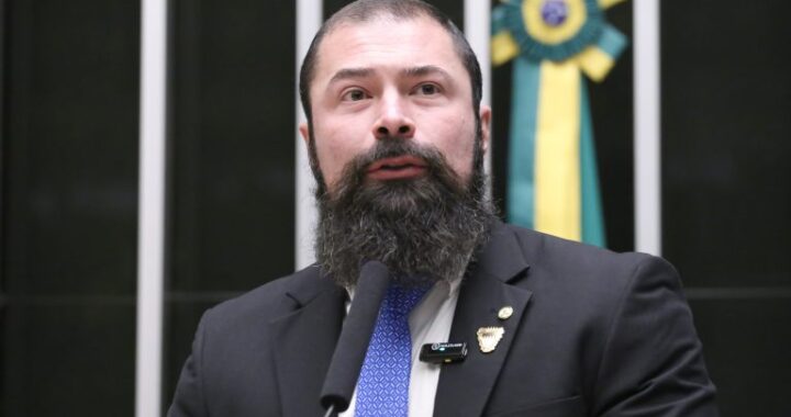 Comissão aprova porte de arma para vigilantes fora do horário de serviço