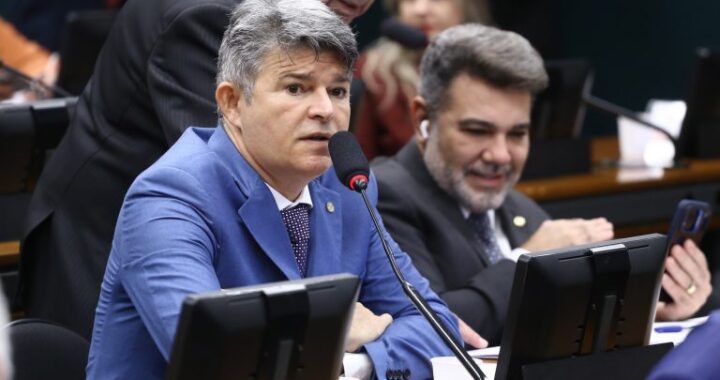 Comissão aprova projeto que prevê a erradicação no país da leucena, planta exótica invasora