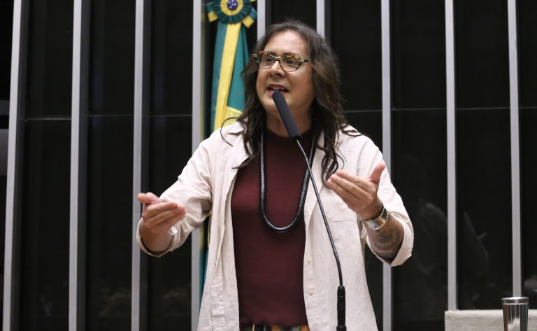 Projeto cria programa de distribuição de livros para crianças de até seis anos