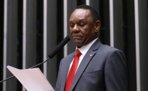 Câmara aprova punição para o crime de gerontocídio; acompanhe