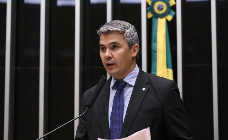 Comissão aprova projeto sobre atenção a crianças e jovens com deficiência ou enfermidade