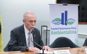 Governo relata dificuldades em acordo global para controle da poluição dos plásticos