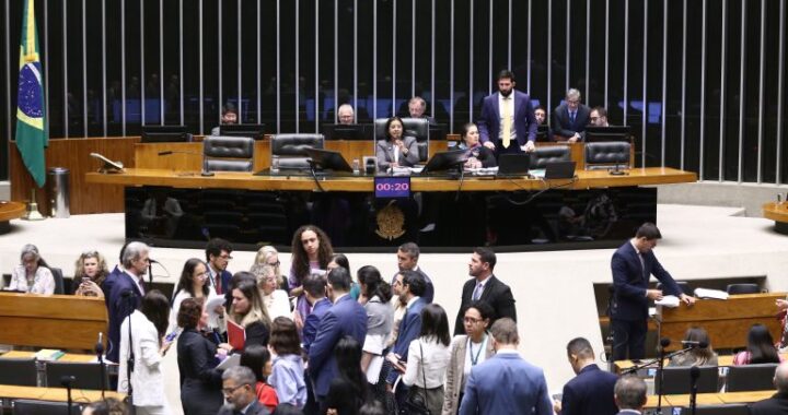 Câmara aprova criação de política nacional de assistência jurídica às vítimas de violência