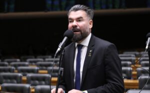 Projeto autoriza porte de arma para fiscais do Procon em todo o país