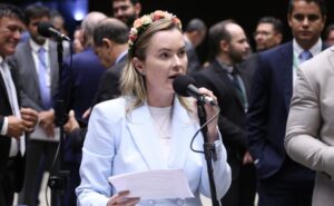 Comissão aprova projeto que facilita matrícula em cidade vizinha mais próxima da residência