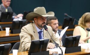 Comissão aprova substituição de faróis originais de veículos por lâmpadas LED