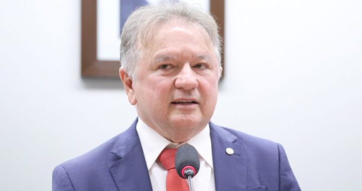 Merlong Solano assume a presidência da Comissão de Finanças e Tributação