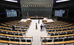 Câmara aprova regime de urgência para cinco projetos de lei