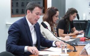 Grupo de trabalho aprova relatório e recomenda urgência para endurecer controle sanitário de suplementos alimentares