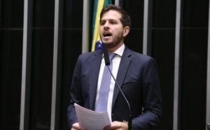 Câmara aprova projeto que adequa Lei Orçamentária aos gastos com a nova licença-paternidade