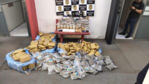 Polícia de SP apreende de mais de 300 kg de drogas em Botucatu
