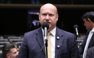 Comissão aprova projeto de lei que garante benefícios a pessoas com doenças graves