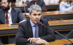 Comissão aprova proibição de mamadeiras e chupetas com bisfenol-A