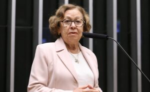 Comissão aprova assistência especial a mães de bebês com deficiência