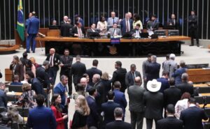 Câmara aprova pensão mensal de um salário mínimo para pessoas com epidermólise bolhosa