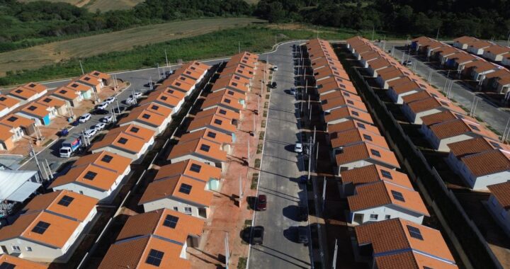 SP conclui conjunto habitacional com a entrega de casas a 174 famílias em Araçoiaba da Serra