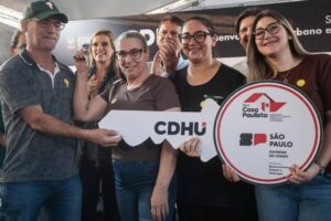 Governo de SP entrega moradias a 80 famílias que aguardavam casa própria há 24 anos em Bragança Paulista