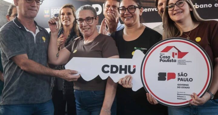 Governo de SP entrega moradias a 80 famílias que aguardavam casa própria há 24 anos em Bragança Paulista