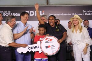 Governo de SP atende mais de 400 famílias com casa própria e escritura na região de Rio Preto