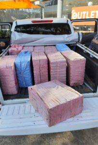 Polícia Militar apreende 480 kg de cocaína em caminhonete que seguia para o Porto de Santos