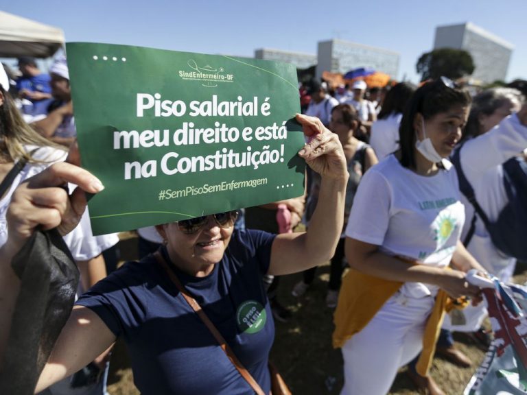 Comissão debate cumprimento do piso salarial nacional para a enfermagem