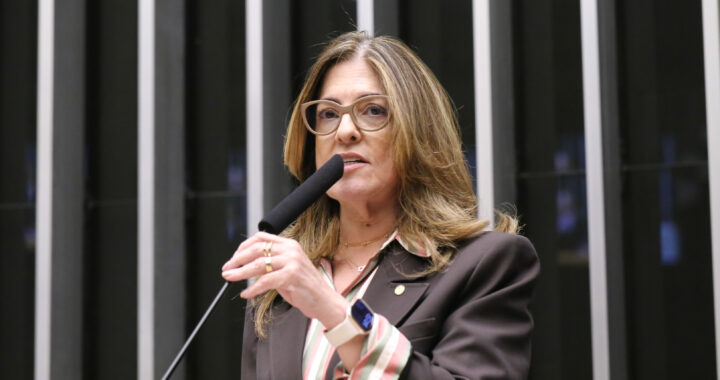 Comissão aprova proposta que permite a pessoas sem parentesco pedir suspensão do poder familiar