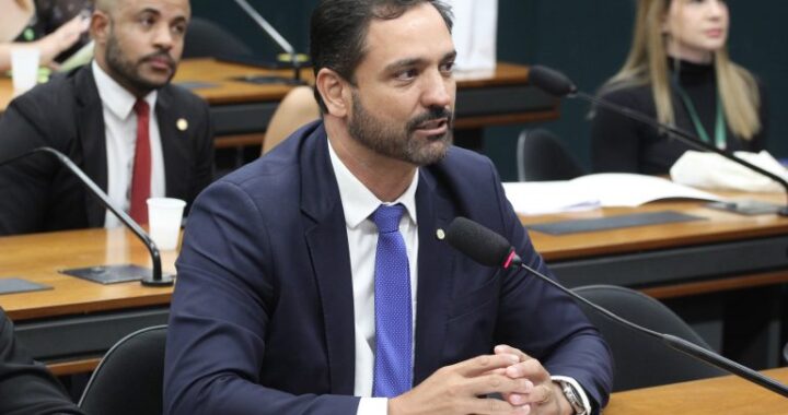 Comissão aprova incentivo a tomadas e tecnologias de conforto em ônibus urbanos
