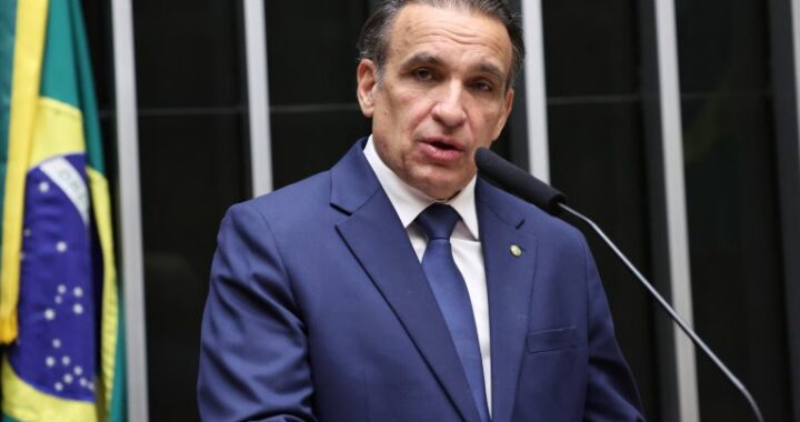 Comissão aprova regra que transfere para fabricante a conferência inicial de tacógrafos
