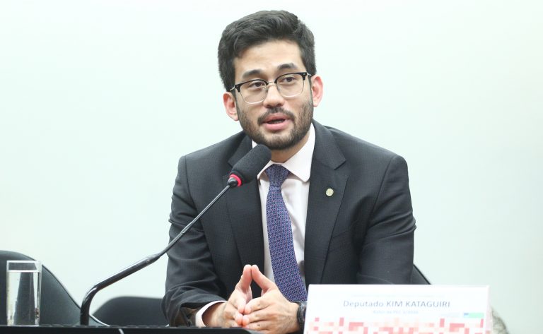 Comissão aprova proposta que incentiva doação de equipamentos de informática usados