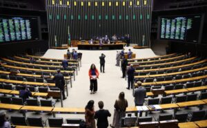Deputados aprovam projeto que aumenta pena para militar que cometer estupro de vulnerável