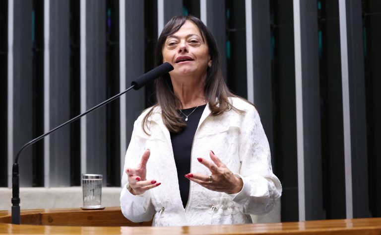 Homenagem ao Dia Internacional da Enfermagem. Dep. Alice Portugal (PCdoB - BA)