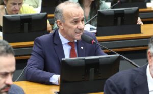 Comissão aprova projeto que prevê jornada de 30 horas para psicólogos sem redução salarial