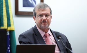Comissão aprova projeto de estratégia para cuidado de pessoas idosas
