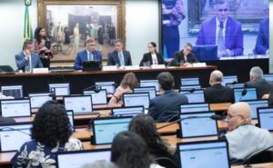 Especialistas divergem sobre a constitucionalidade da redução da maioridade penal
