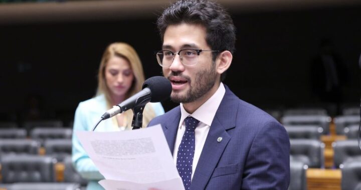 Comissão aprova proibição de “cálculo por dentro” de tributos