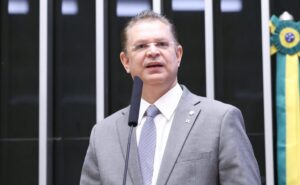 Câmara aprova proibição de sigilo em gastos públicos com viagens de autoridades