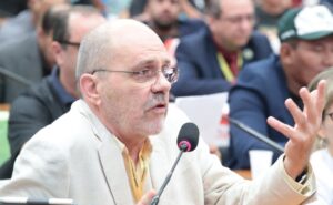 Centrais sindicais temem vulnerabilidade de categorias não contempladas pelas regras da PEC 6×1